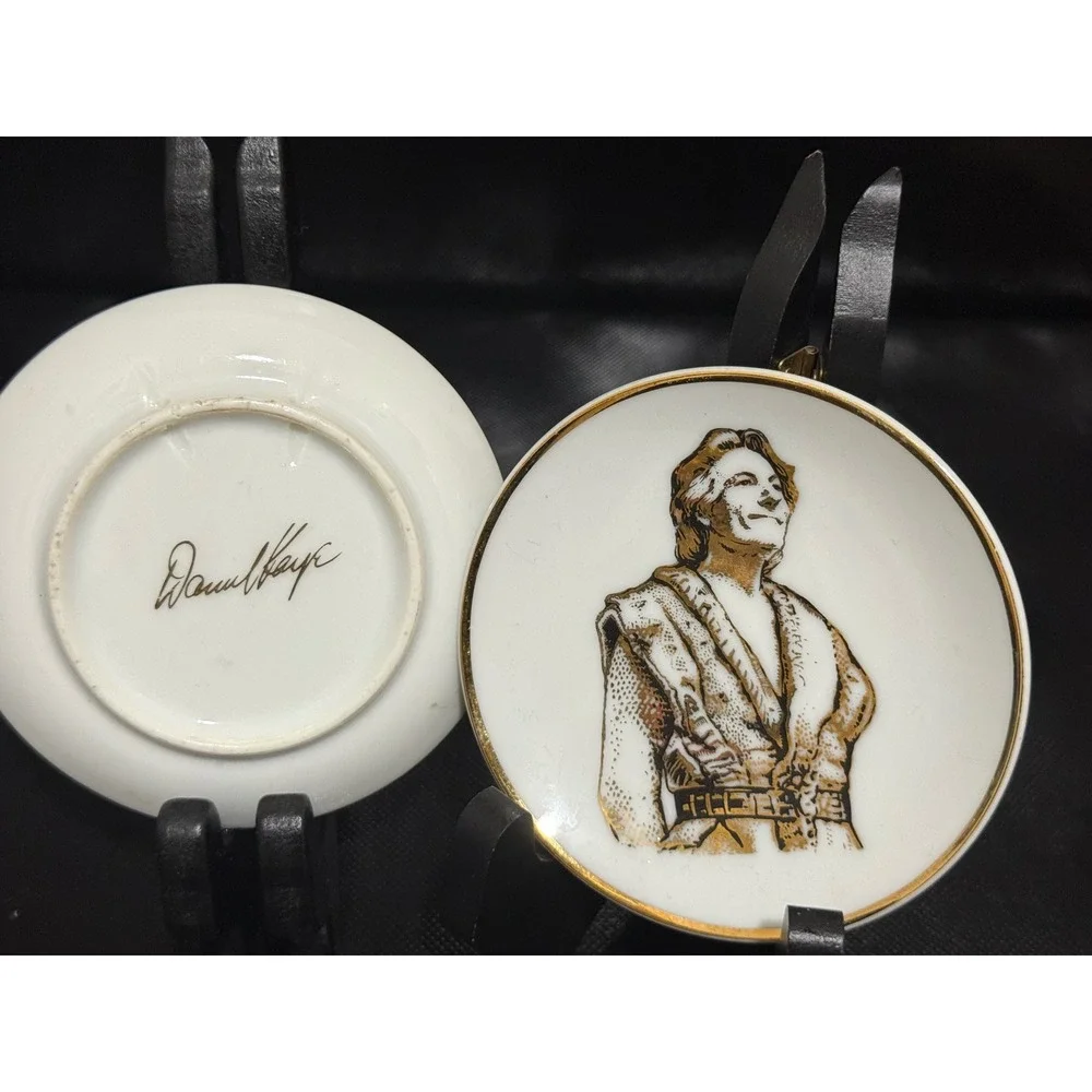 Daniel‎ Kaye Porcelain Gold Trimmed Commemorative Decorative Display Plates